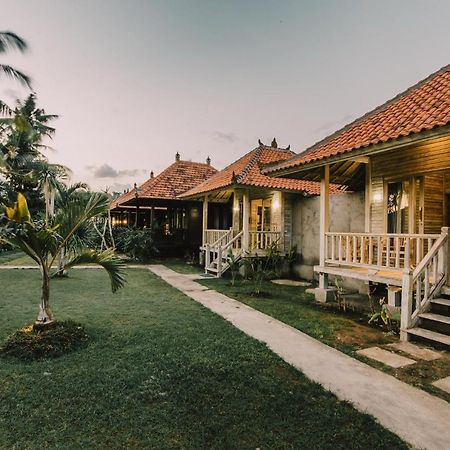 Hotel The Bridge Huts Nusa Lembongan Exterior foto
